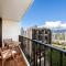 1BR Mountain View with Balcony, Pool & Free Parking - هونولولو