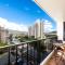 1BR Mountain View with Balcony, Pool & Free Parking - Гонолулу