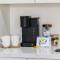 1BR Mountain View with Balcony, Pool & Free Parking - هونولولو