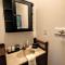 Wonas 2 bedrooms full kitchen