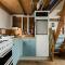 Stargazing Beach Hut on Mudeford Sandbank with wake up sea views