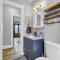 Stylish Retreat by Shaker Square, Fast WiFi, Porch - Cleveland