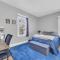 Stylish Retreat by Shaker Square, Fast WiFi, Porch - Cleveland
