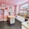Host & Stay - The Artists Pad