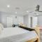 Stay and Play in Belleview Welcoming Home with Yard - Belleview