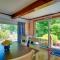 Cape Cod Bungalow with Patio Less Than 1 Mi to Beaches! - يارموث الغربية