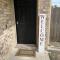 Catbird Hideaway - همبل