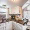 Tiny Home with Mountain Views BBQ & Family Perks - وودلاند بارك