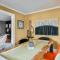 Asheville Urban Farmhouse Entire Home 4 mi to DT