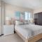 Beach View - Vista Paradiso 2BR condo - LV410
