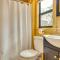 1 Block to Main Street Wolfeboro Home with Fire Pit - 沃尔夫伯勒