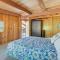 Decks and Views Waterfront Shelton Home - 雪尔顿