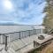 Decks and Views Waterfront Shelton Home - 雪尔顿