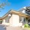 The Spacious & Elegant Vacation Haven - Glenside