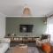 Cosy Ulverstone Getaway with Parking