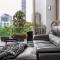 Spring Hill 2BR with Pool and Balcony Views