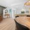 Modern & Stylish 2 Bedroom Townhouse