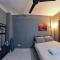 10pax GFloor 2R2B Dual-Key Doorstep to Beach, FREE BBQ Set, Wifi, 50"Smart TV
