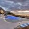 Two Views Villa - 8 Bedrooms, Camps Bay, Ocean Views, Pools - Cidade Do Cabo