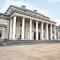 Broomleasowe House