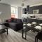 Prime Town Centre Location I Gold St D-Lux 2BR Apartment with Modern Amenities, Walk to Train, Bus Stations, Shops & Cafés I Leisure and Business Stays Welcome