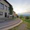 Splendida casa in sasso in borgo - Canossa