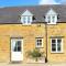 Charming Cotswold stone cottage in the Oxfordshire countryside
