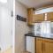 Central Winchester Duplex Apartment Sleeps 6 - 温彻斯特