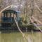 Roach Hut - Uckfield