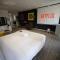 Suite Design - Jacuzzi et Netflix - 鲁贝