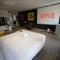 Suite Design - Jacuzzi et Netflix - 鲁贝