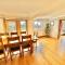 Stunning 7 Bedroom Escape Near New Forest and Beach - Large Garden - Serene Setting - Sleeps 14 - Sway