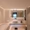 Kwetu Nairobi, Curio Collection By Hilton - Nairobi