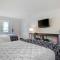 Super 8 by Wyndham Daleville-Fort Novosel