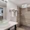 Super 8 by Wyndham Daleville-Fort Novosel
