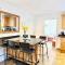 Pass the Keys Countryside Retreat in Reynoldston Gower, Sleeps 10 - Reynoldston