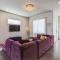 PoolTable-15 Mins to Uptown & DT-King Bed! - Charlotte
