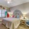 1 block from the beach next to Ft Clinch State Park and 2 miles from Historic Centre Street - فرناندينا بيتش