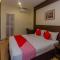 Super OYO 596 The Vintage Hotel