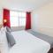 OYO Stade Court Hotel