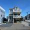 This Single Family Home Is Just A Few Houses From The Beach! All The Comforts Of Home Are Provided, Including A Washer-Dryer, Dishwasher, Gas, - Ship Bottom