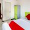 OYO 210 Apple Tree Suites