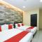 Hotel O Ys Inn