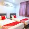 Super OYO 89544 Utama Inn
