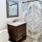 Spacious 2-BR 1-Bath King suite! - 普莱恩维尔
