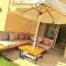 Fabulous Sea view 1 BR & private Garden to the pool at Mangroovy