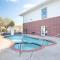 OYO Townhouse Clute Lake Jackson