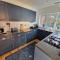 The Hideaway - Central Townhouse with garden, roof terrace & parking