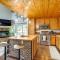 Remodeled Crestline Retreat Walk to Lake Gregory!