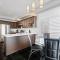 Amazing Spacious house in Center of Richmond hill - 列治文山